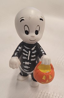 Cartoon Character Collectibles - Casper The Friendly Ghost Halloween Skeleton Plastic Figures