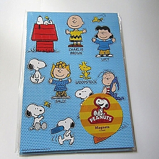 Snoopy and Peanuts Collectibles - Peanuts Gang Magnets